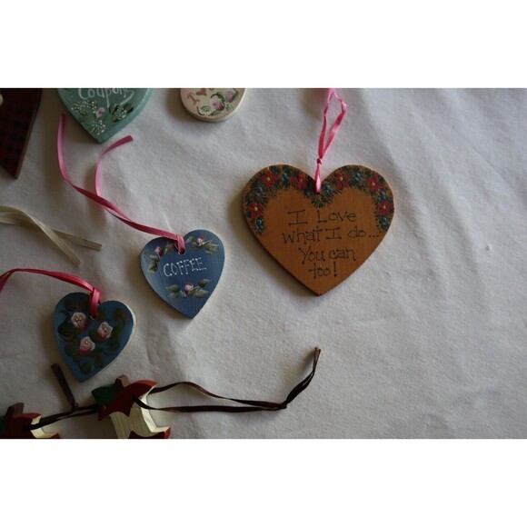 Lot 12x Wood Tie-on for Longaberger Baskets Heart Apple Snowman School Flag Coff - Picture 7 of 12